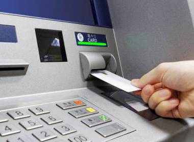 Bắt giữ 1 nhóm tội phạm sử dụng chất nổ tấn công ATMs tại Scotland - Máy in thẻ nhựa, máy dập nổi, đầu đọc thẻ nhựa