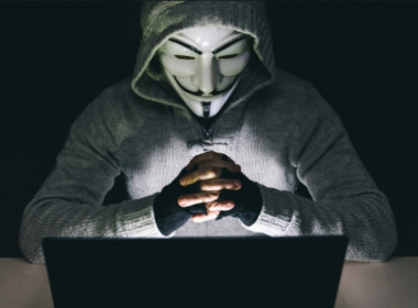 Hacker tấn công 8 Ngân hàng Quốc Tế - Máy in thẻ nhựa, máy dập nổi, đầu đọc thẻ nhựa