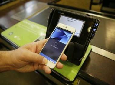 Mạng lưới ghi nợ Interac hỗ trợ thanh toán Samsung Pay - Máy in thẻ nhựa, máy dập nổi, đầu đọc thẻ nhựa