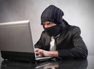 Nga bắt giữ 50 hacker đã đánh cắp 25,5 triệu USD - Máy in thẻ nhựa, máy dập nổi, đầu đọc thẻ nhựa