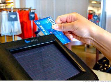 RBR: Thanh toán không dùng tiền mặt tăng trưởng nhanh hơn so với rút tiền từ ATM - Máy in thẻ nhựa, máy dập nổi, đầu đọc thẻ nhựa