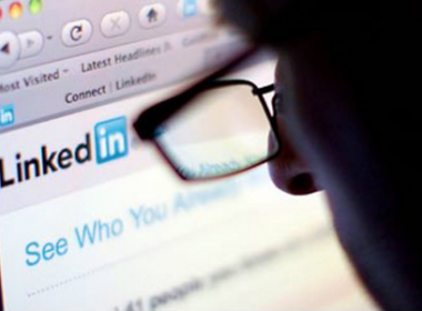 Tài khoản người dùng Linkedln bị hacker rao bán - Máy in thẻ nhựa, máy dập nổi, đầu đọc thẻ nhựa