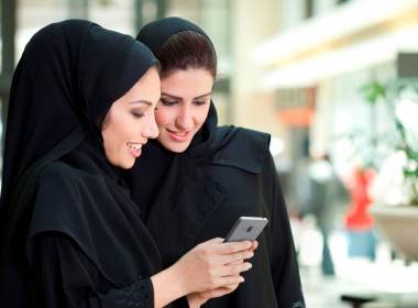 UAE: Năm 2020, thanh toán điện tử sẽ vượt chi tiêu tiền mặt - Máy in thẻ nhựa, máy dập nổi, đầu đọc thẻ nhựa