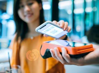 30% người tiêu dùng Anh đang sử dụng thanh toán di dộng - Máy in thẻ nhựa, máy dập nổi, đầu đọc thẻ nhựa