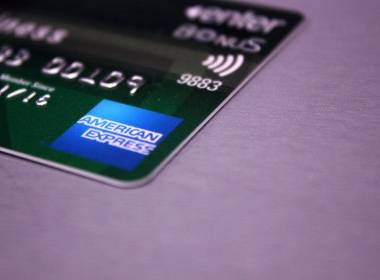 Amex: Người tiêu dùng Mỹ thay đổi thói quen tiêu dùng - Máy in thẻ nhựa, máy dập nổi, đầu đọc thẻ nhựa