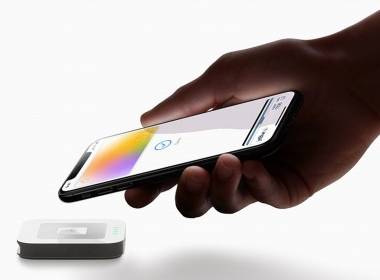 75% người tiêu dùng iPhone ở Mỹ hiện đã kích hoạt Apple - Máy in thẻ nhựa, máy dập nổi, đầu đọc thẻ nhựa