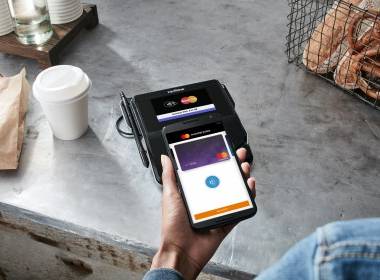 Mastercard; Hơn 90% người tiêu dùng sẽ sử dụng thanh to - Máy in thẻ nhựa, máy dập nổi, đầu đọc thẻ nhựa