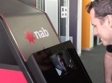 Microsoft thử nghiệm nhận dạng khuôn mặt rút tiền ATM - Máy in thẻ nhựa, máy dập nổi, đầu đọc thẻ nhựa