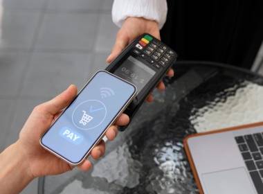 Sử dụng ví di động ngày càng phổ biến trên toàn cầu - Máy in thẻ nhựa, máy dập nổi, đầu đọc thẻ nhựa