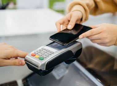 Nam Phi: Tăng vọt thanh toán đầu cuối không tiếp xúc - Máy in thẻ nhựa, máy dập nổi, đầu đọc thẻ nhựa